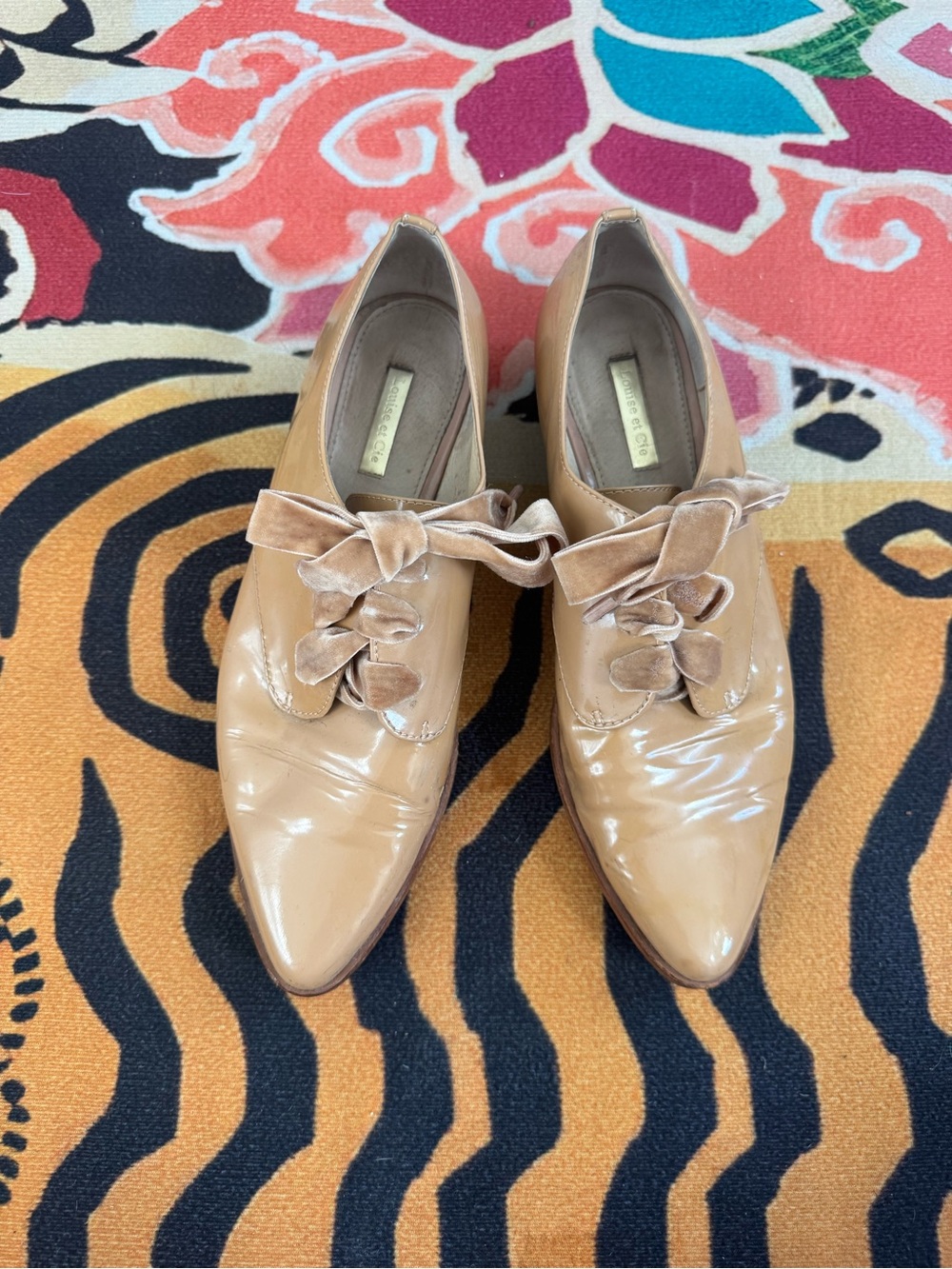 Anthropologie - Patent Pointed-Toe Velvet Lace-Up Flats in Beige - Women Shoes
